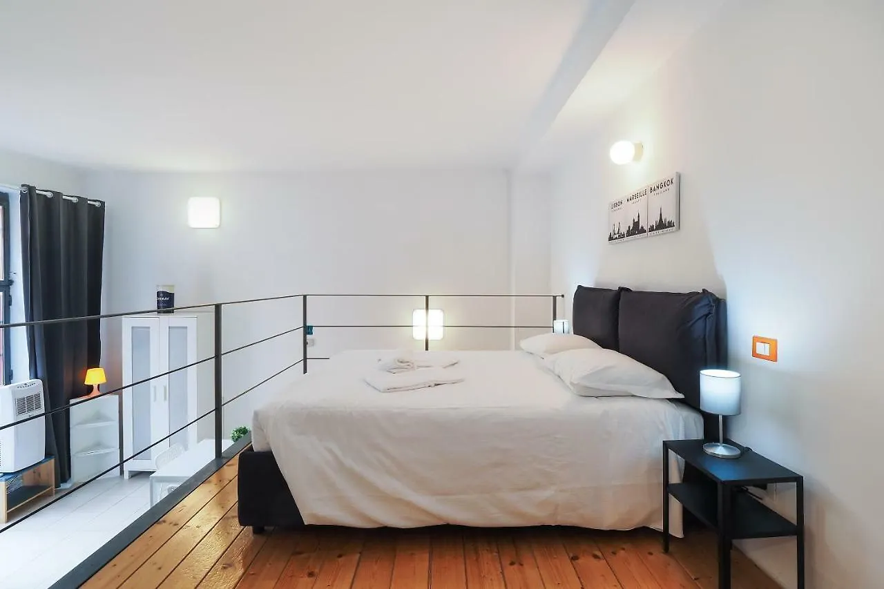 Apartamento PrimoPiano - Acerenza Flat Milán 0*,  Italia