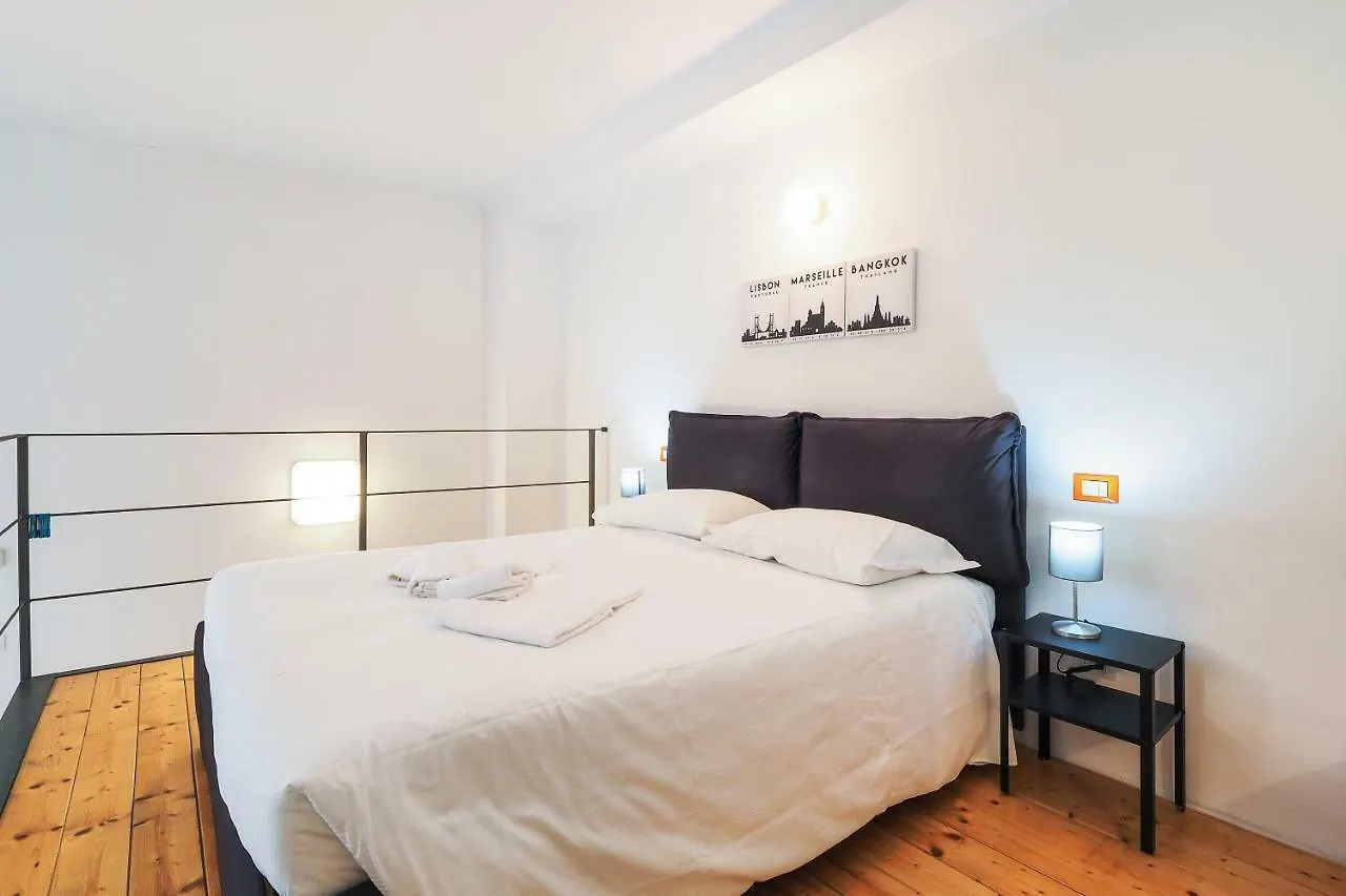 Apartamento PrimoPiano - Acerenza Flat Milán 0*,  Italia