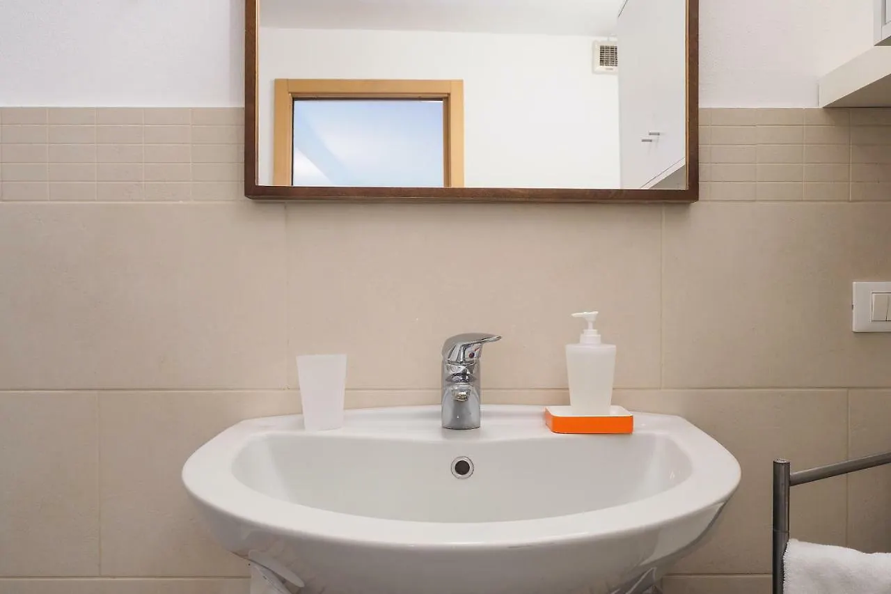 Apartamento PrimoPiano - Acerenza Flat Milán 0*,